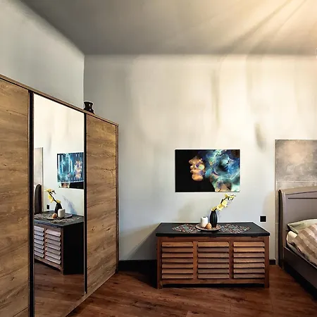 Lägenhet Silti, Atjaunoti Dzivokli Tuvu Centram - 1st Floor Riga