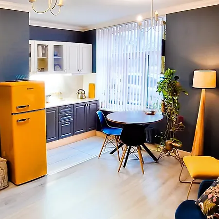 Silti, Atjaunoti Dzivokli Tuvu Centram - 1st Floor Апартаменты